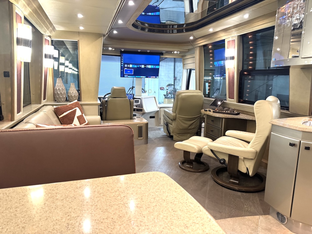 2005 Prevost Country Coach XLIIFor Sale