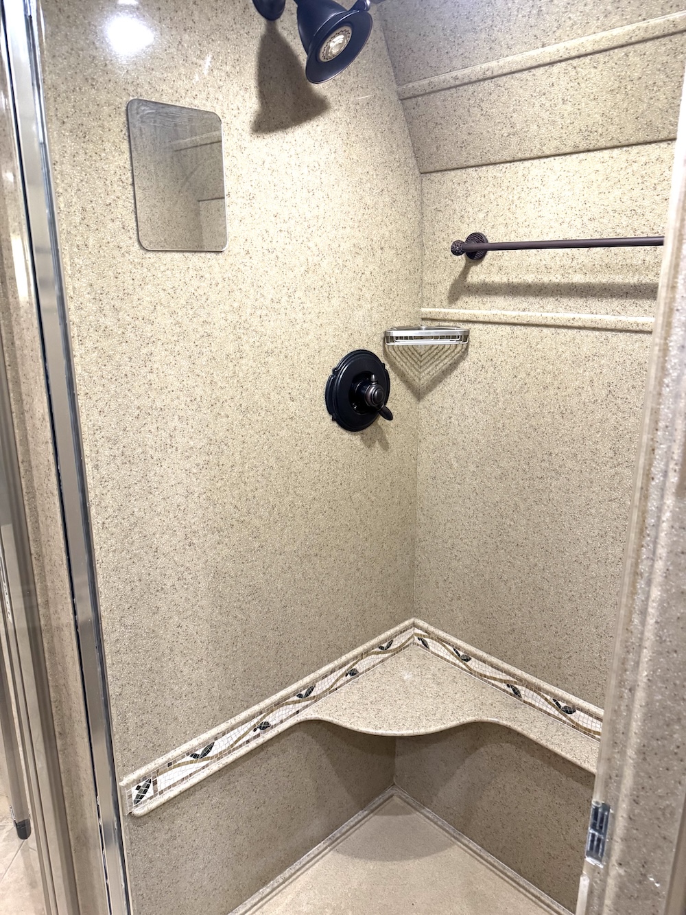 2005 Prevost Country Coach XLIIFor Sale