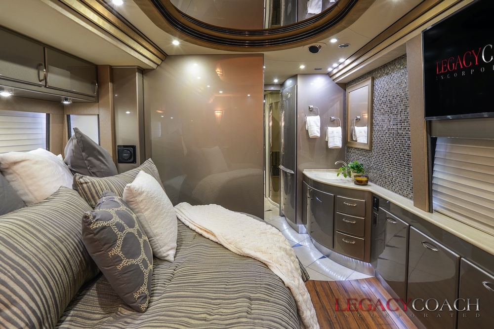 2006 Prevost Country Coach XLII For Sale