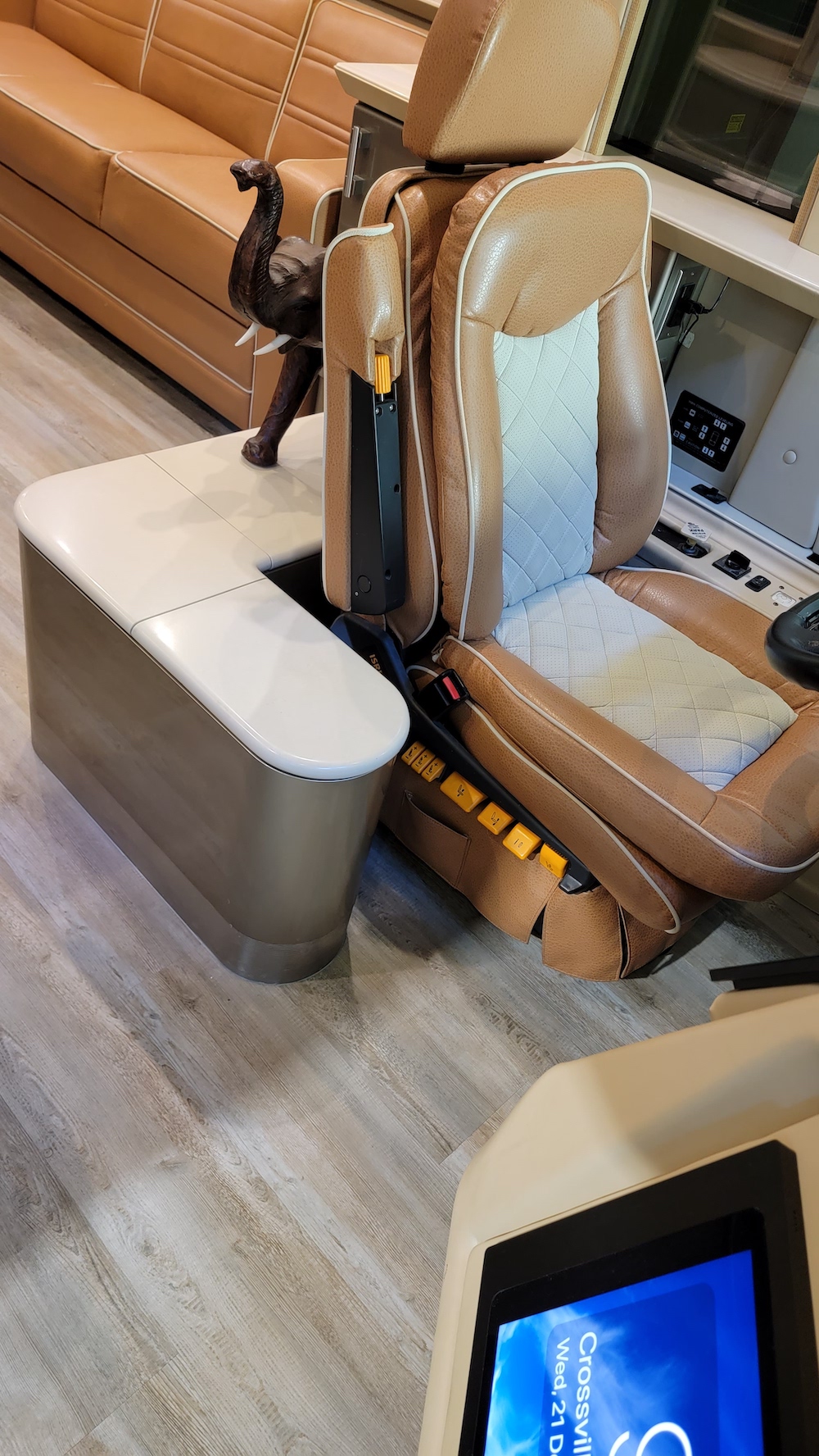 2006 Prevost Country Coach XLII For Sale