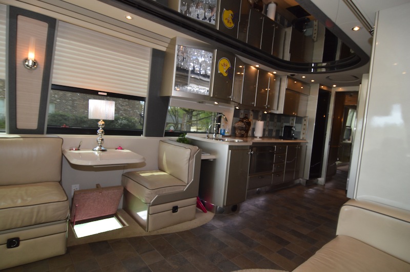 2006 Prevost Country Coach XLII For Sale