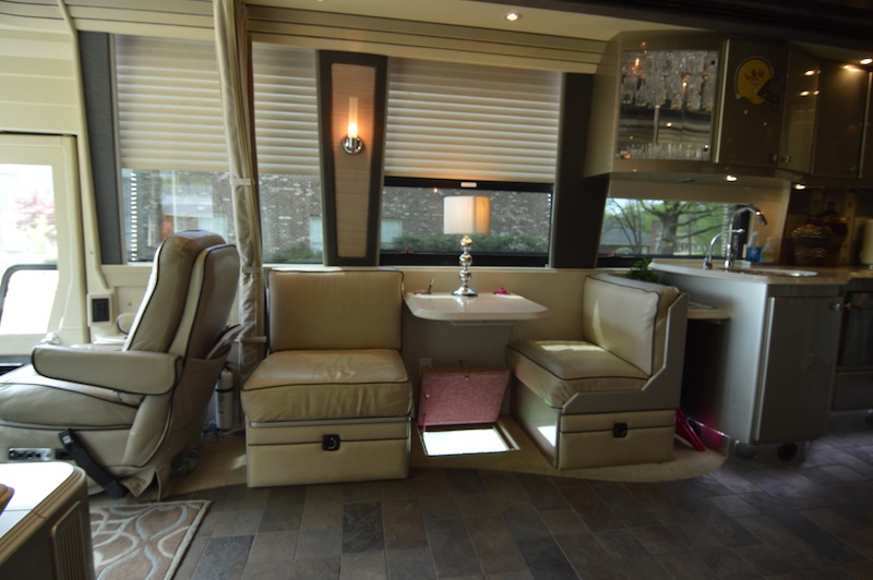 2006 Prevost Country Coach XLII For Sale