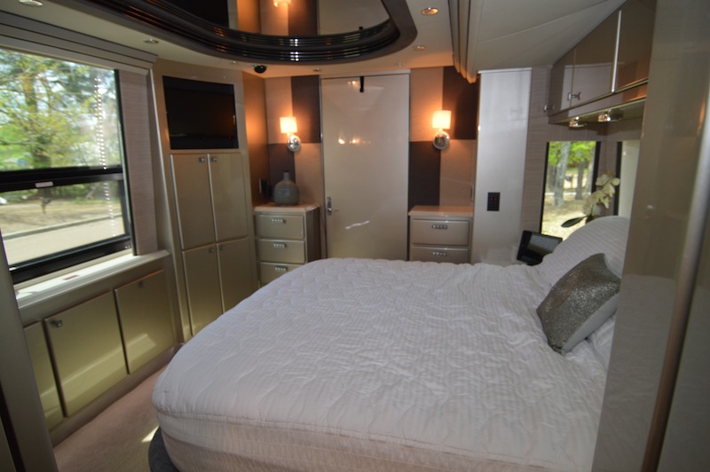 2006 Prevost Country Coach XLII For Sale