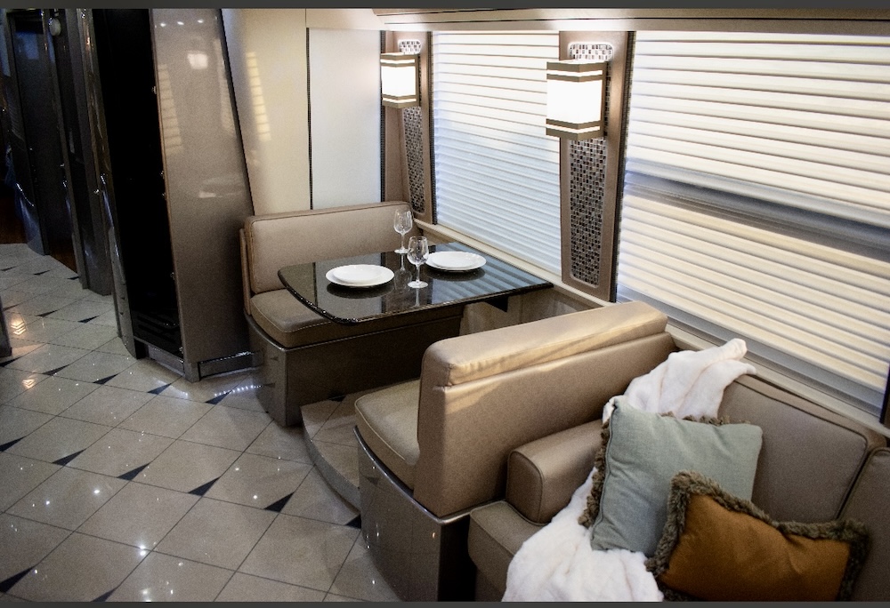 2006 Prevost Country Coach XLII For Sale