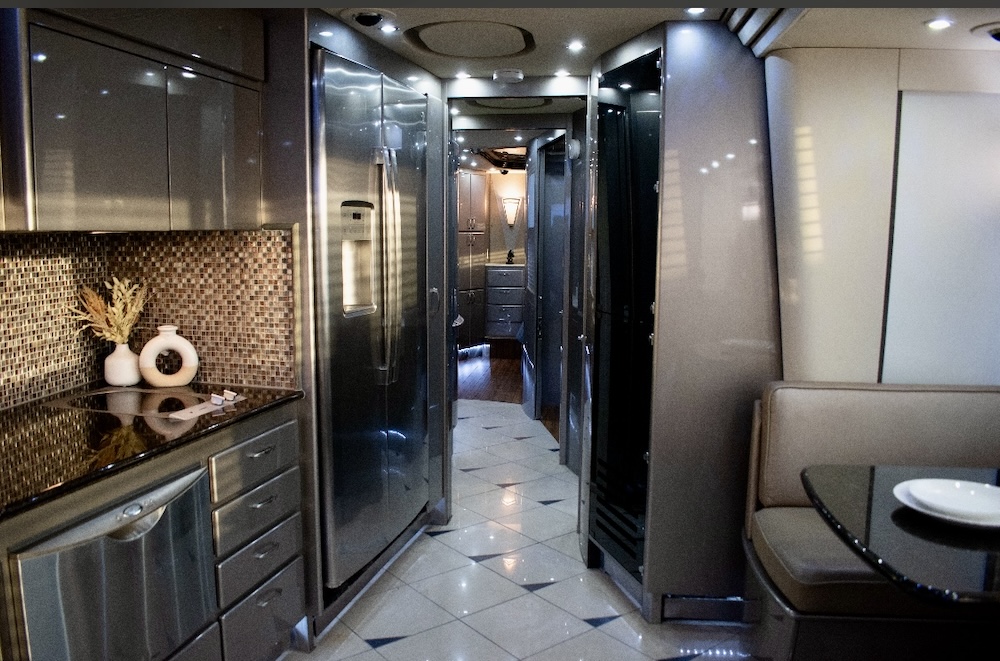 2006 Prevost Country Coach XLII For Sale