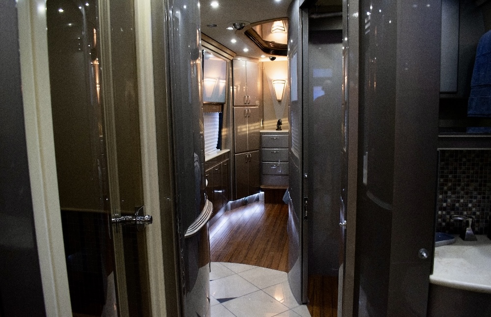 2006 Prevost Country Coach XLII For Sale