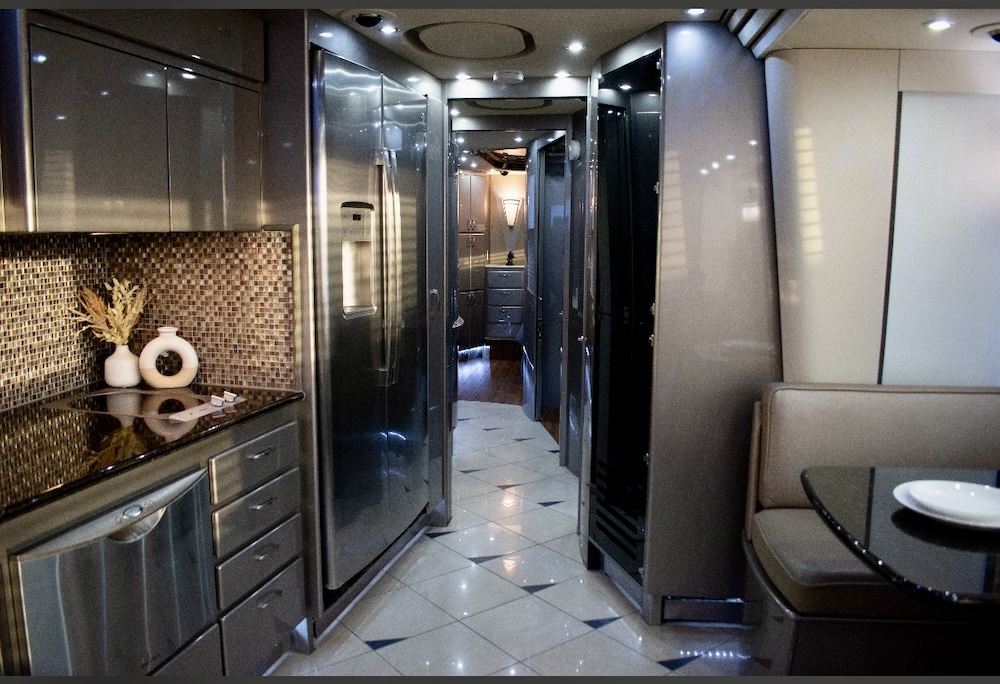 2006 Prevost Country Coach XLII For Sale