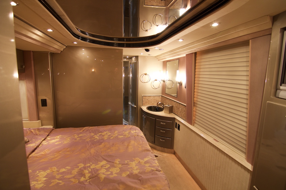 2006 Prevost Country Coach XLII For Sale