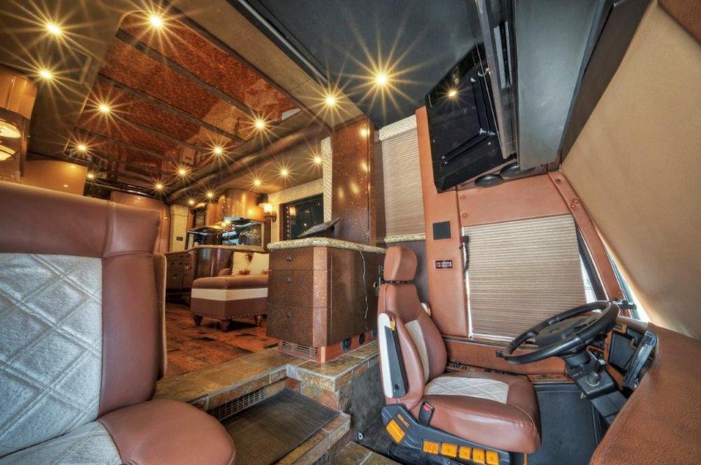 2006 Prevost Featherlite H3-45 For Sale