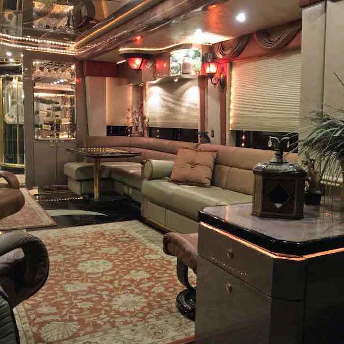 2006 Prevost Featherlite H3-45 For Sale