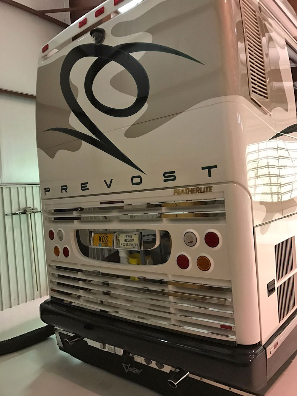 2006 Prevost Featherlite H3-45 For Sale