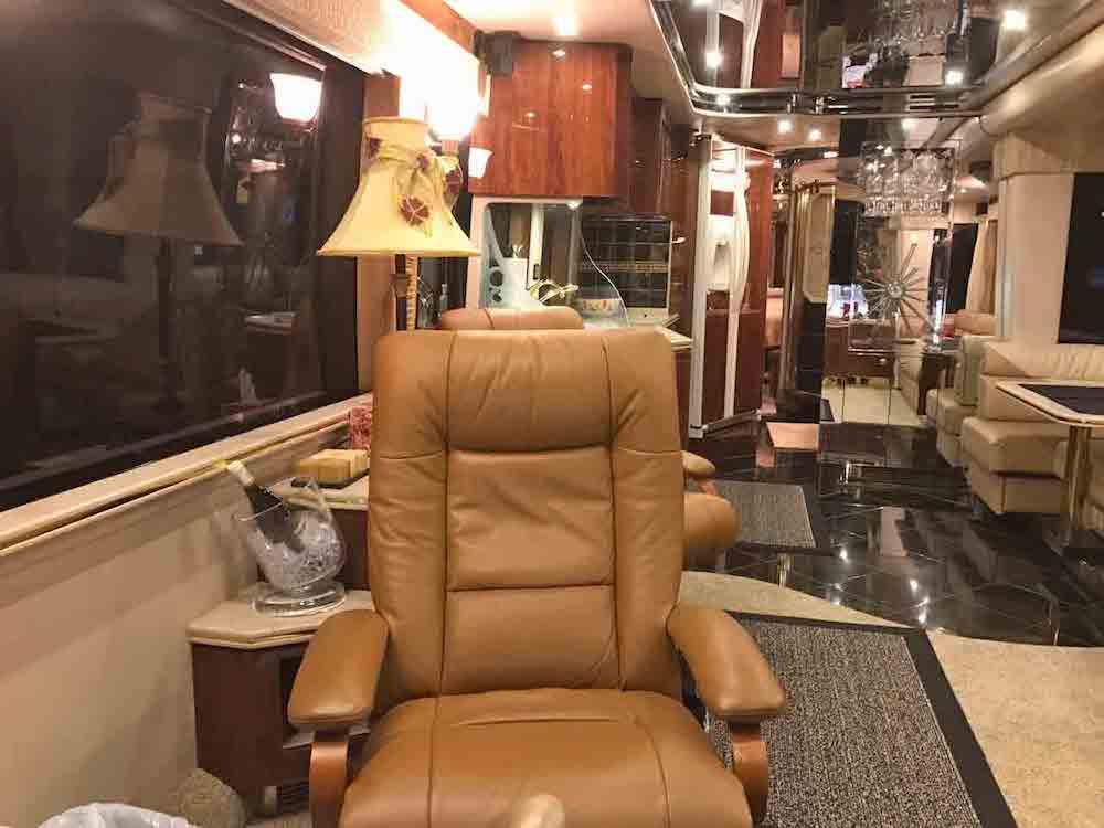 2006 Prevost Featherlite H3-45 For Sale