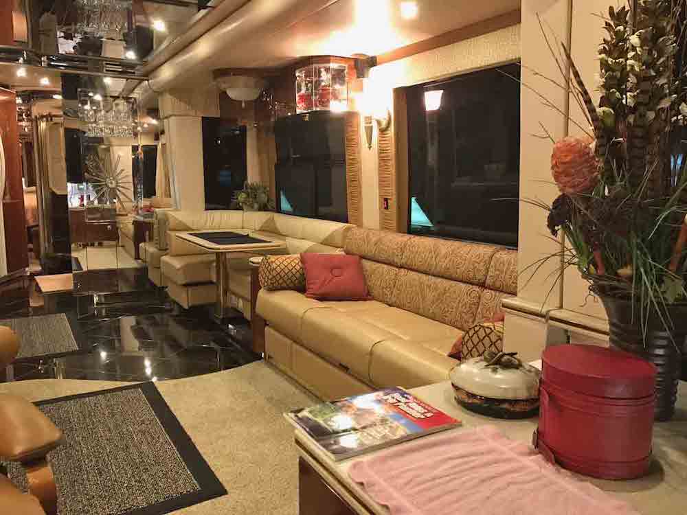 2006 Prevost Featherlite H3-45 For Sale