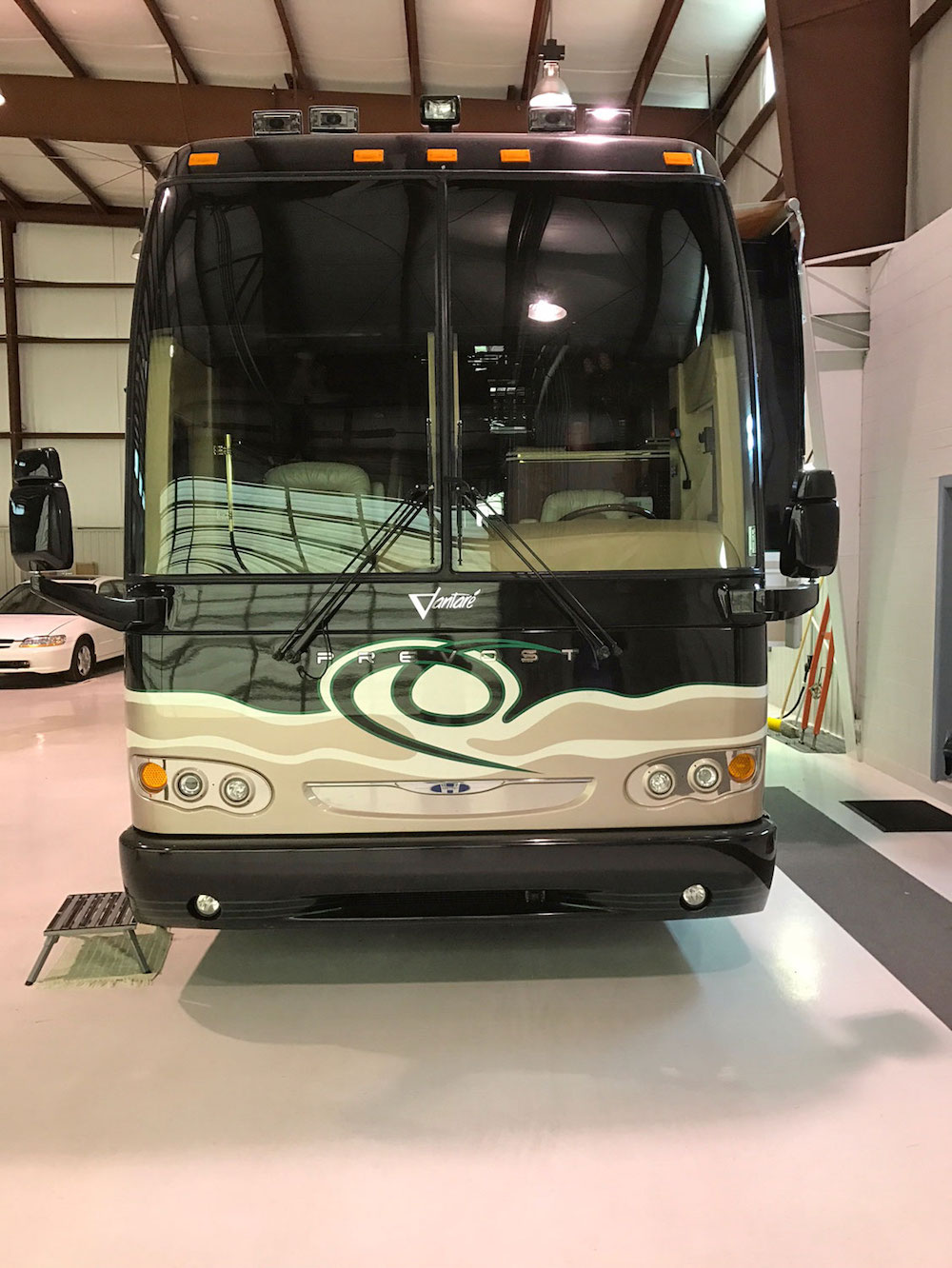 2006 Prevost Featherlite H3-45 For Sale