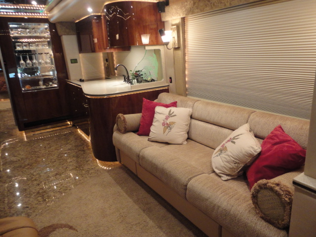 2006 Prevost Featherlite H3-45 For Sale