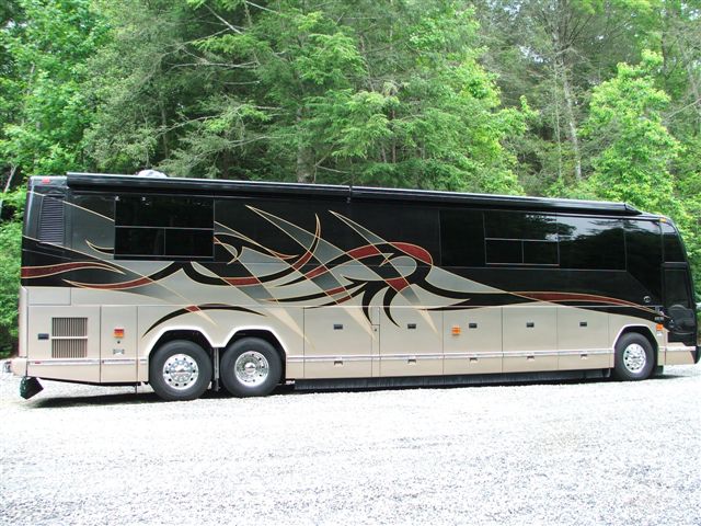 2006 Prevost Featherlite H3-45 For Sale