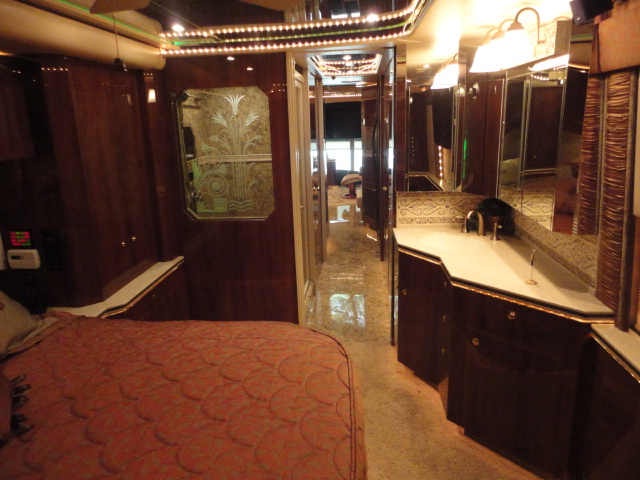 2006 Prevost Featherlite H3-45 For Sale