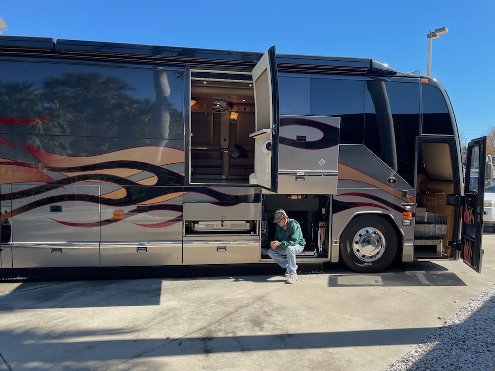 2006 Prevost  Featherlite H3-45 For Sale