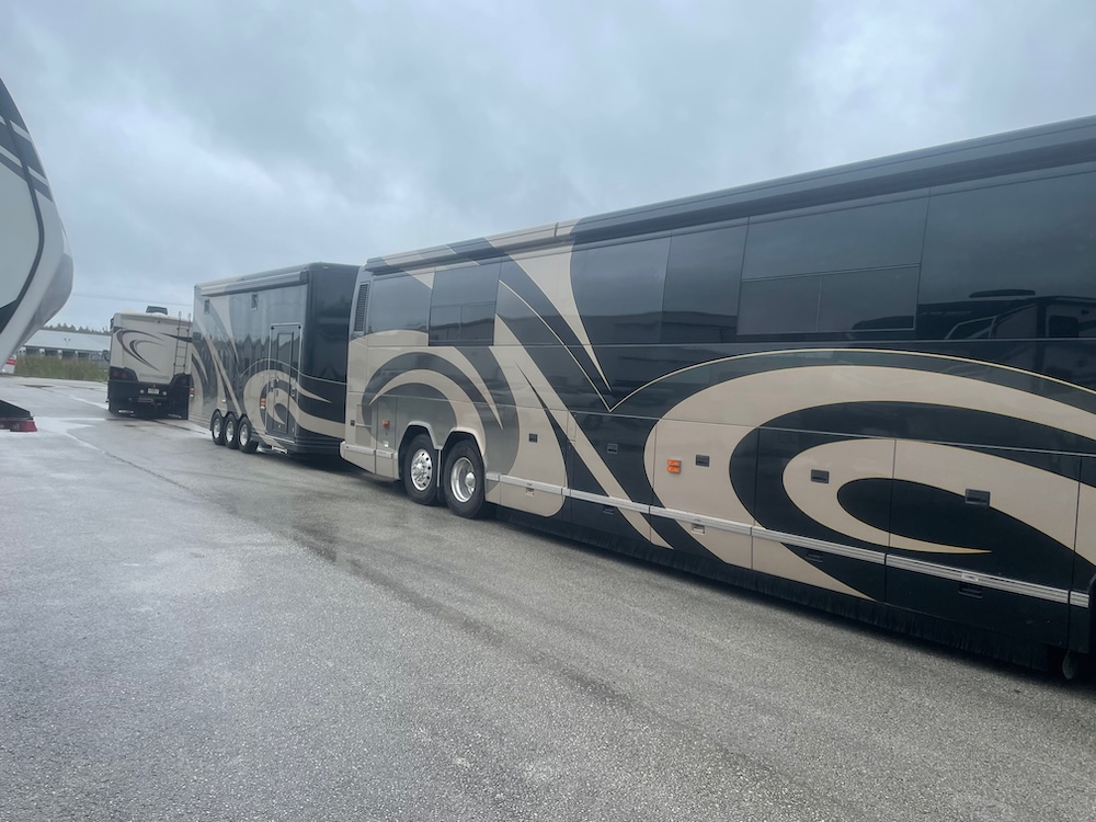 2006 Prevost  Featherlite H3-45 For Sale