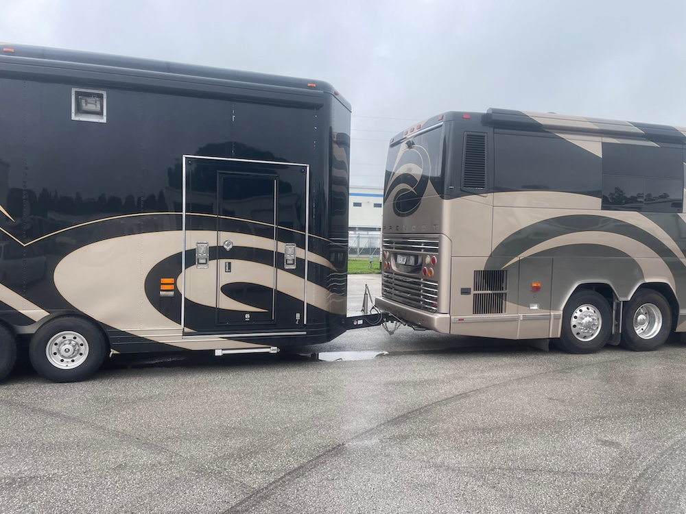 2006 Prevost  Featherlite H3-45 For Sale