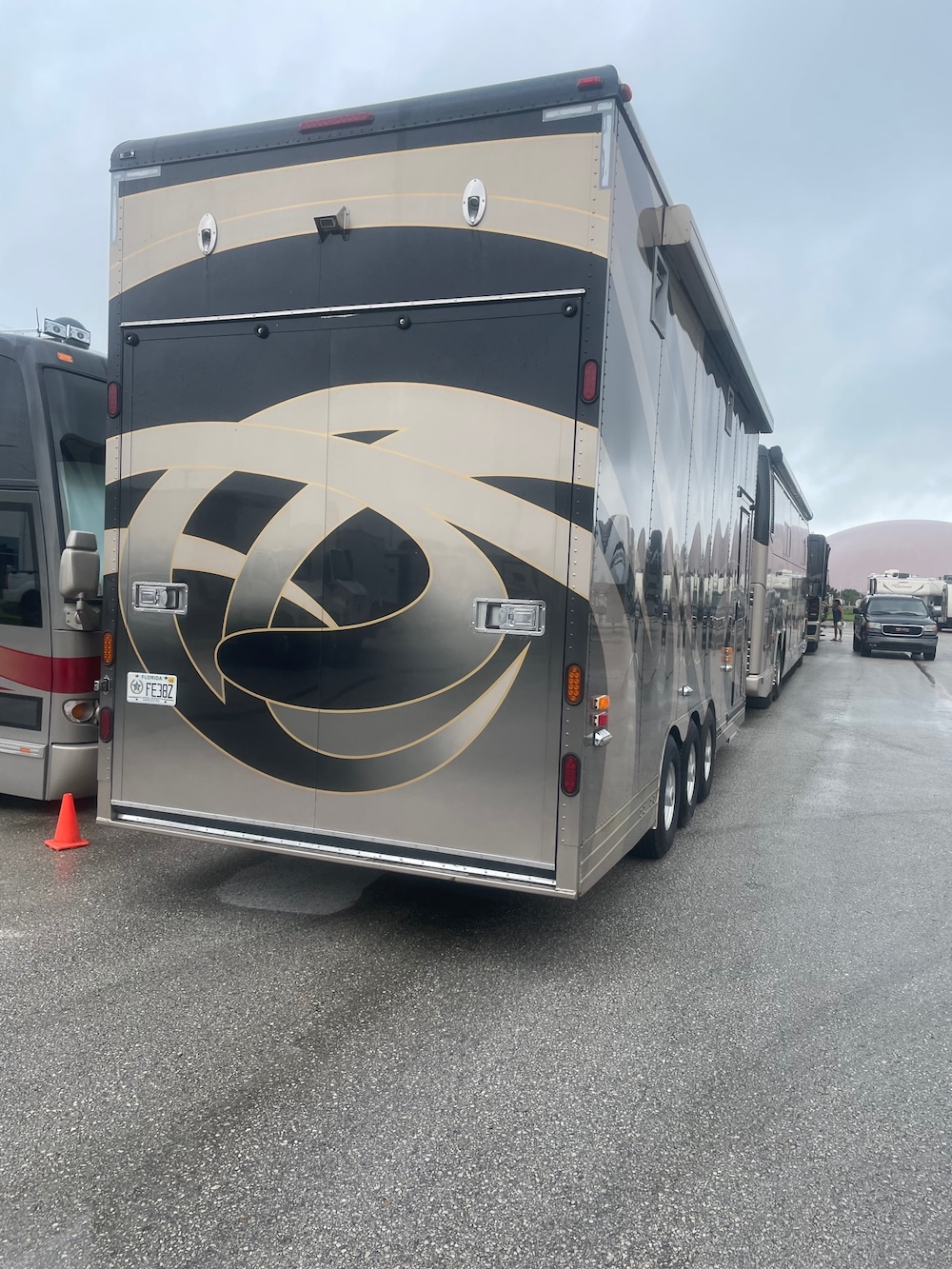 2006 Prevost  Featherlite H3-45 For Sale