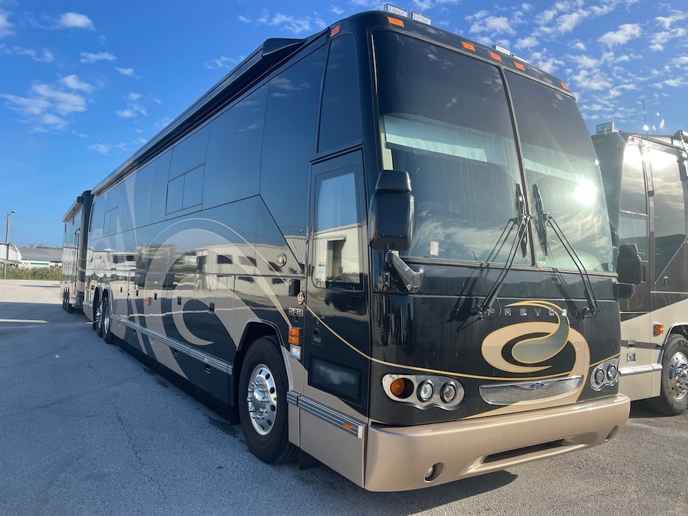 2006 Prevost  Featherlite H3-45 For Sale