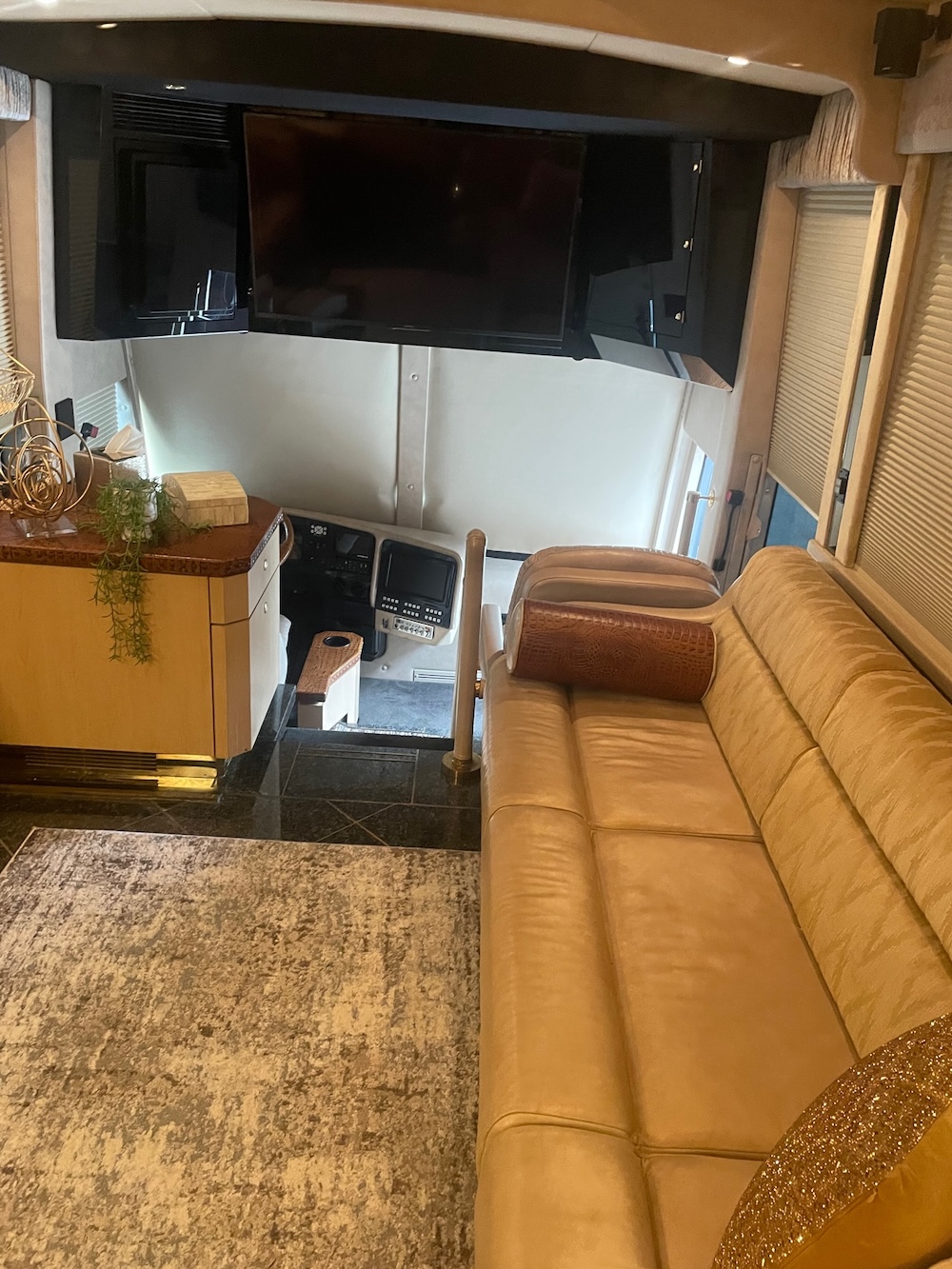 2006 Prevost  Featherlite H3-45 For Sale