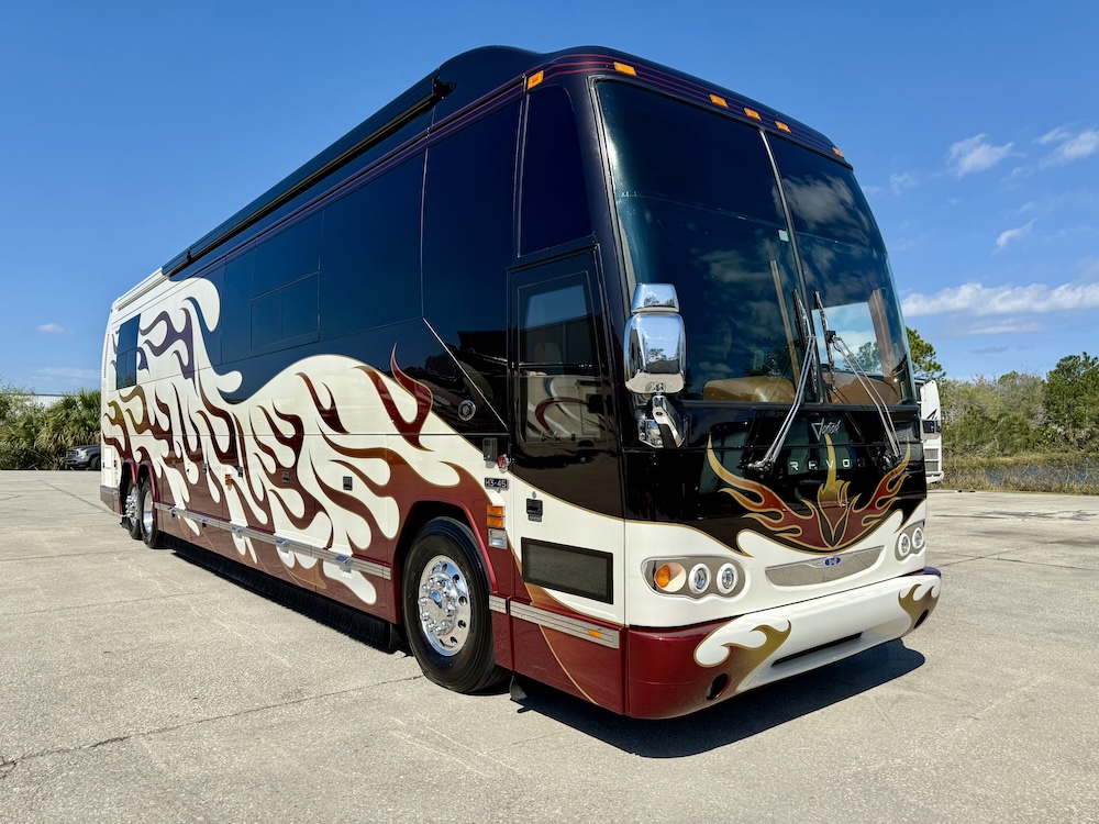 2006 Prevost Featherlite  H3-45 For Sale