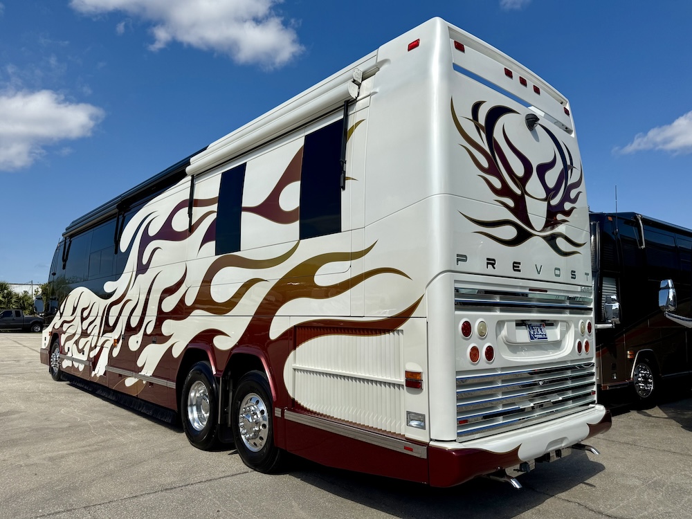 2006 Prevost Featherlite  H3-45 For Sale