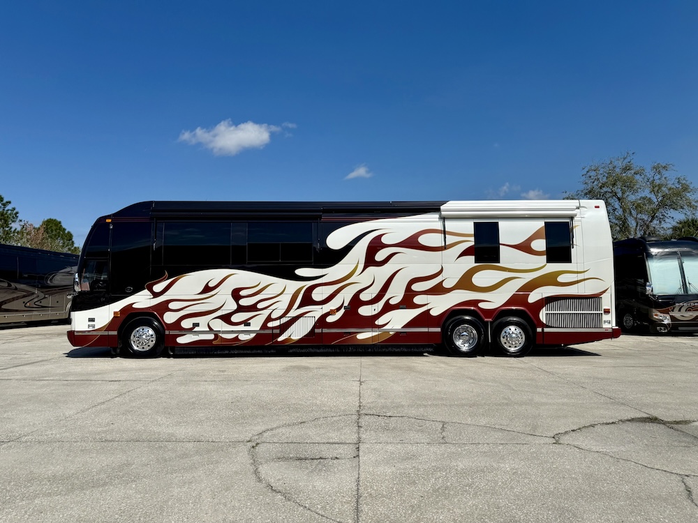 2006 Prevost Featherlite  H3-45 For Sale