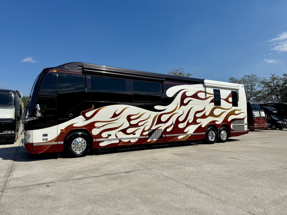 2006 Prevost Featherlite  H3-45 For Sale