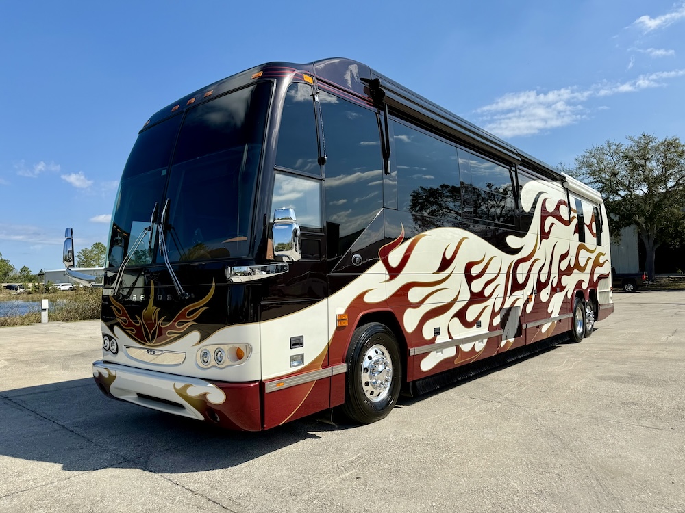 2006 Prevost Featherlite  H3-45 For Sale