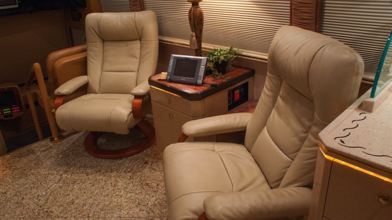 2006 Prevost Featherlite H3-45 For Sale