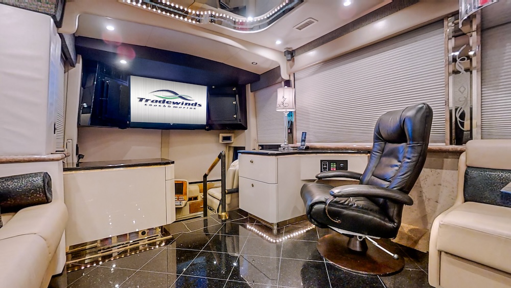 2006 Prevost Featherlite H3-45 For Sale