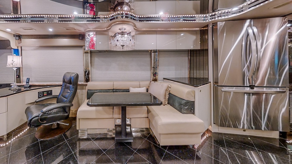 2006 Prevost Featherlite H3-45 For Sale