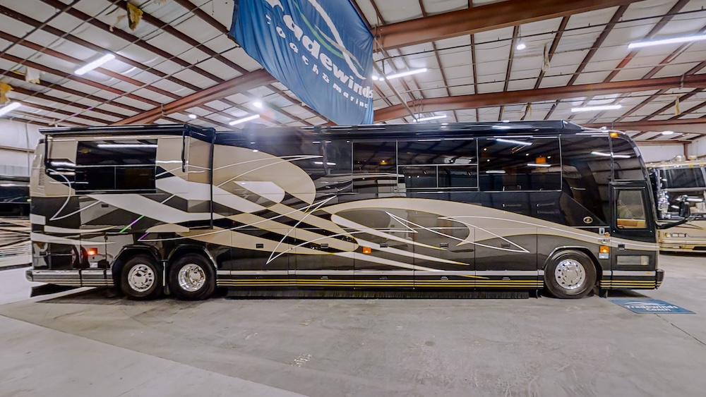 2006 Prevost Featherlite H3-45 For Sale