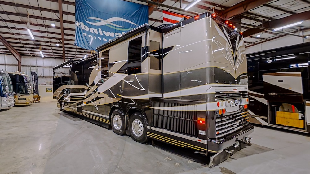 2006 Prevost Featherlite H3-45 For Sale