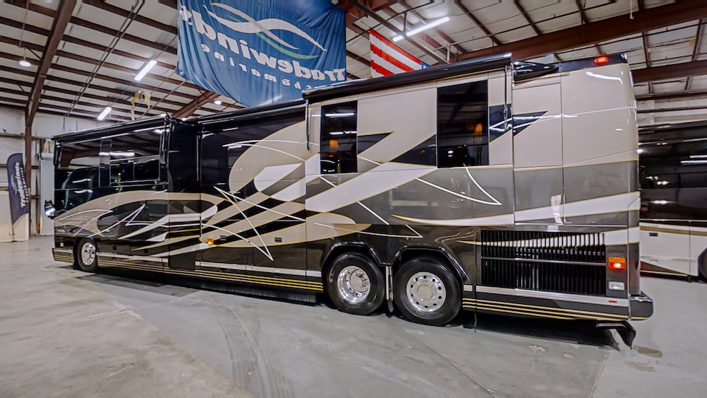 2006 Prevost Featherlite H3-45 For Sale