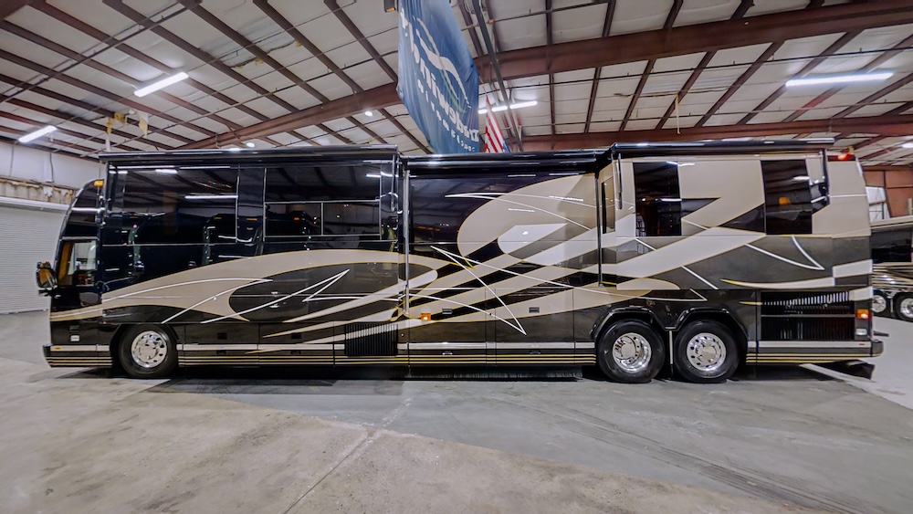 2006 Prevost Featherlite H3-45 For Sale