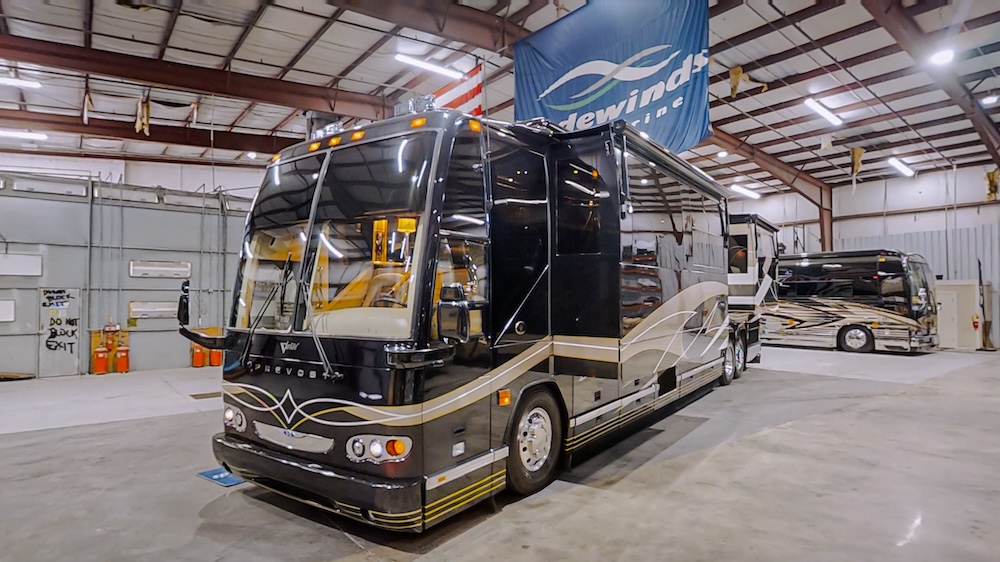 2006 Prevost Featherlite H3-45 For Sale