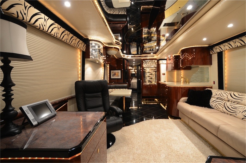 2006 Prevost Featherlite H3-45 For Sale