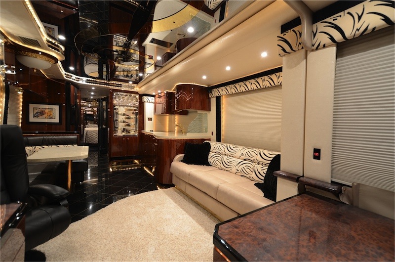 2006 Prevost Featherlite H3-45 For Sale