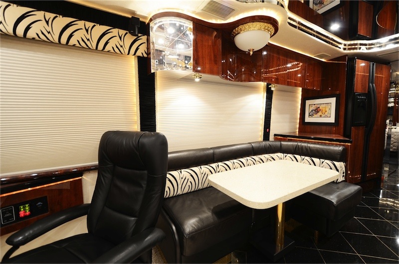 2006 Prevost Featherlite H3-45 For Sale