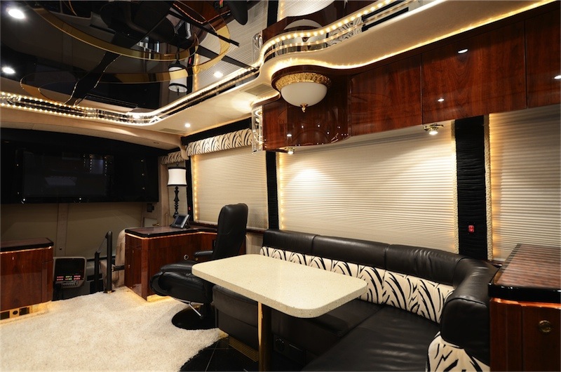 2006 Prevost Featherlite H3-45 For Sale