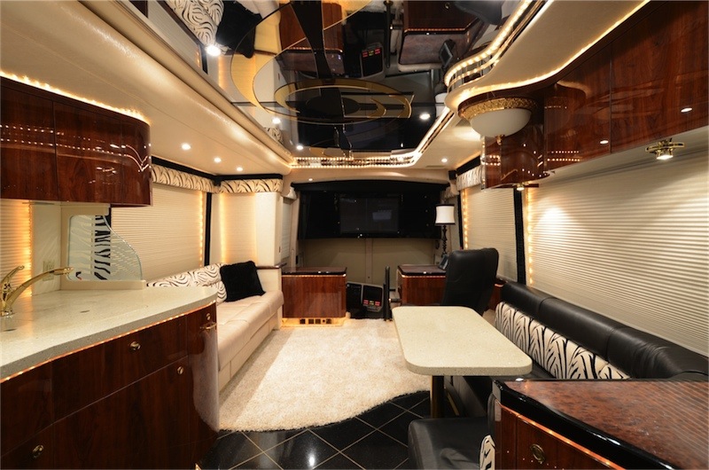 2006 Prevost Featherlite H3-45 For Sale