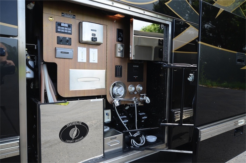 2006 Prevost Featherlite H3-45 For Sale