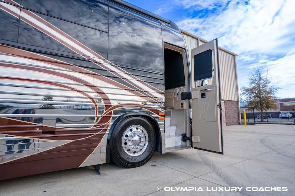 2006 Prevost Legendary XLII For Sale