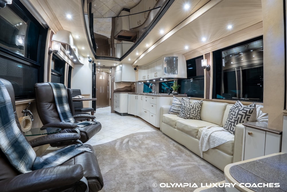 2006 Prevost Legendary XLII For Sale