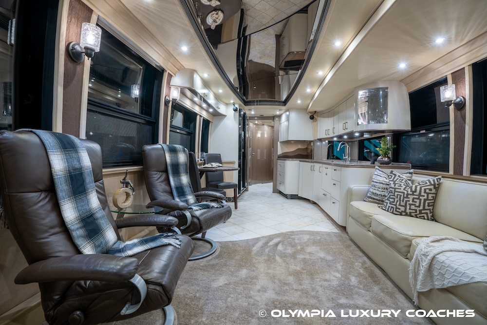 2006 Prevost Legendary XLII For Sale