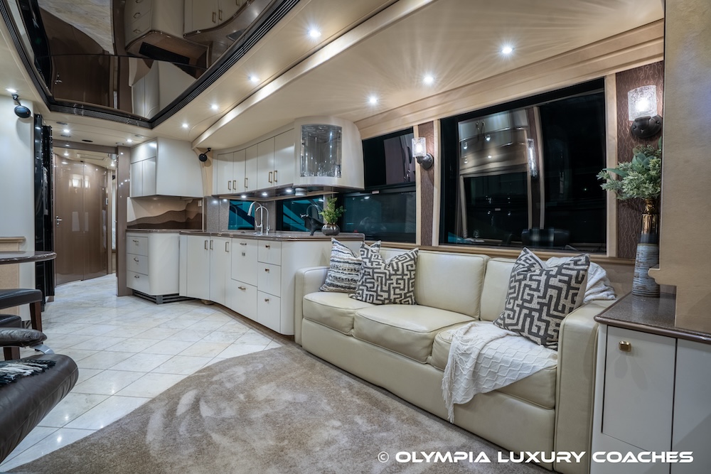 2006 Prevost Legendary XLII For Sale